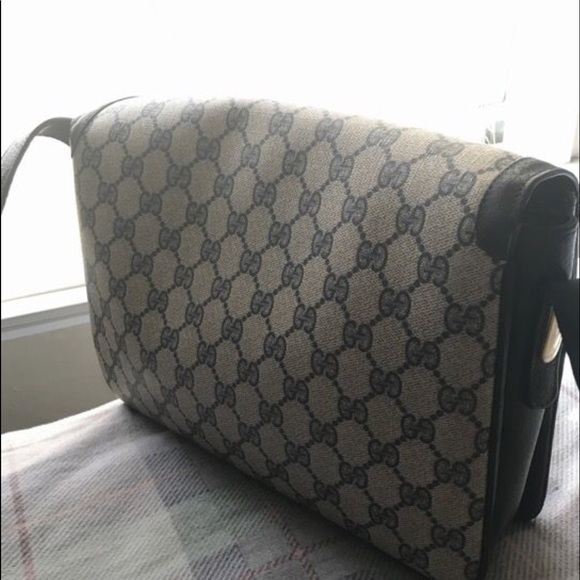 Gucci Crossbody - Picture 2 of 10